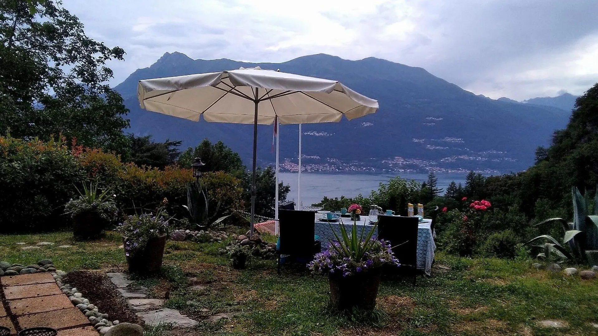 Villa Grazie Mille - Charming Lake Como Escape Perledo Guest house