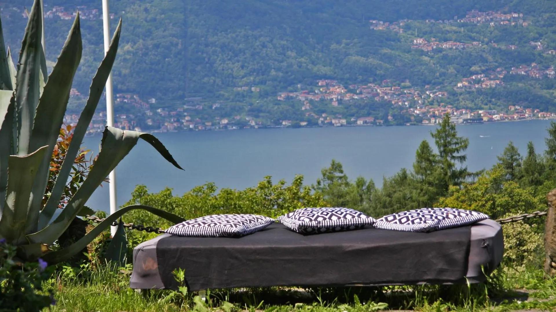 Villa Grazie Mille - Charming Lake Como Escape Perledo Guest house